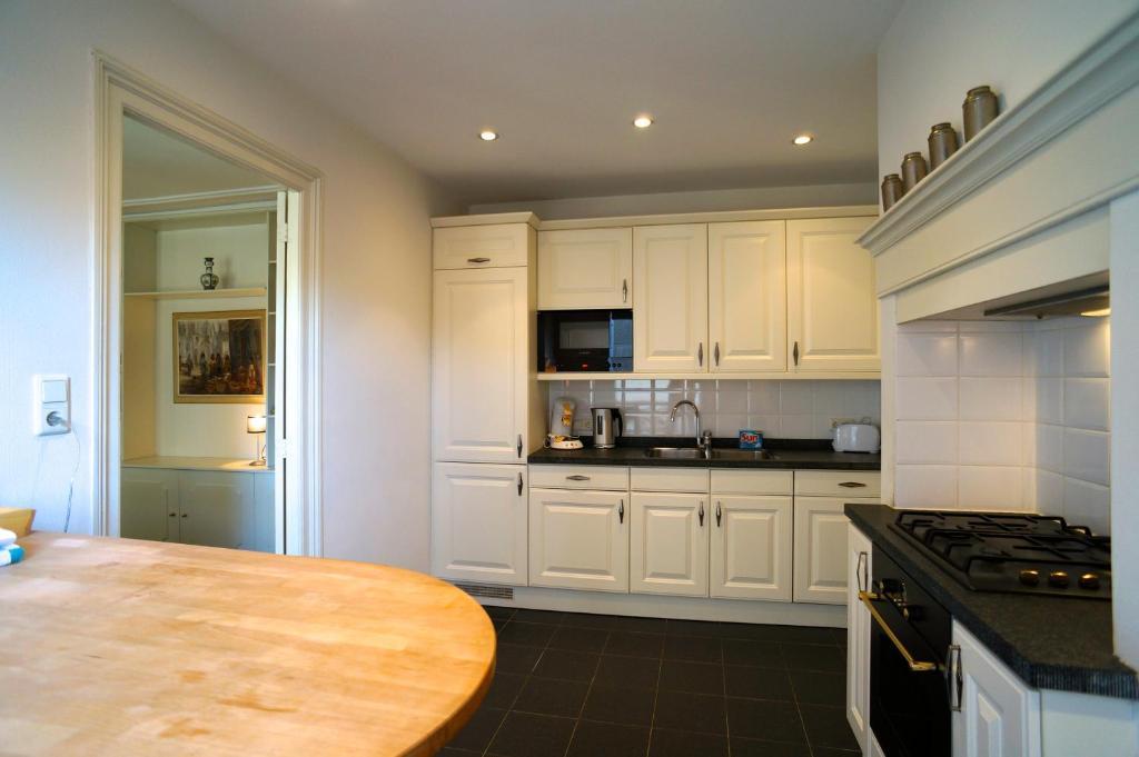 Stayci Serviced Apartments Noordeinde Haga Pokój zdjęcie