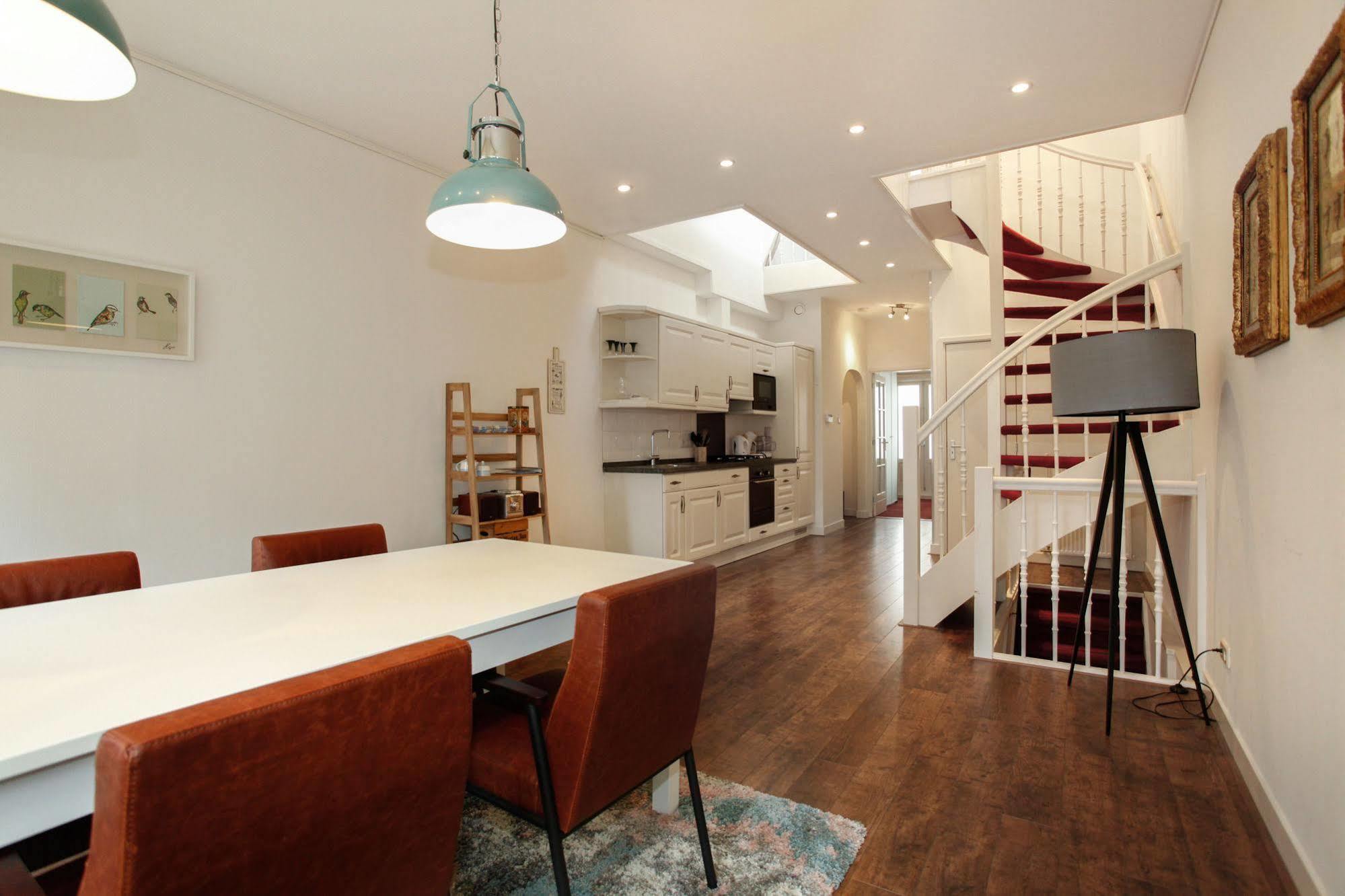 Stayci Serviced Apartments Noordeinde Haga Zewnętrze zdjęcie
