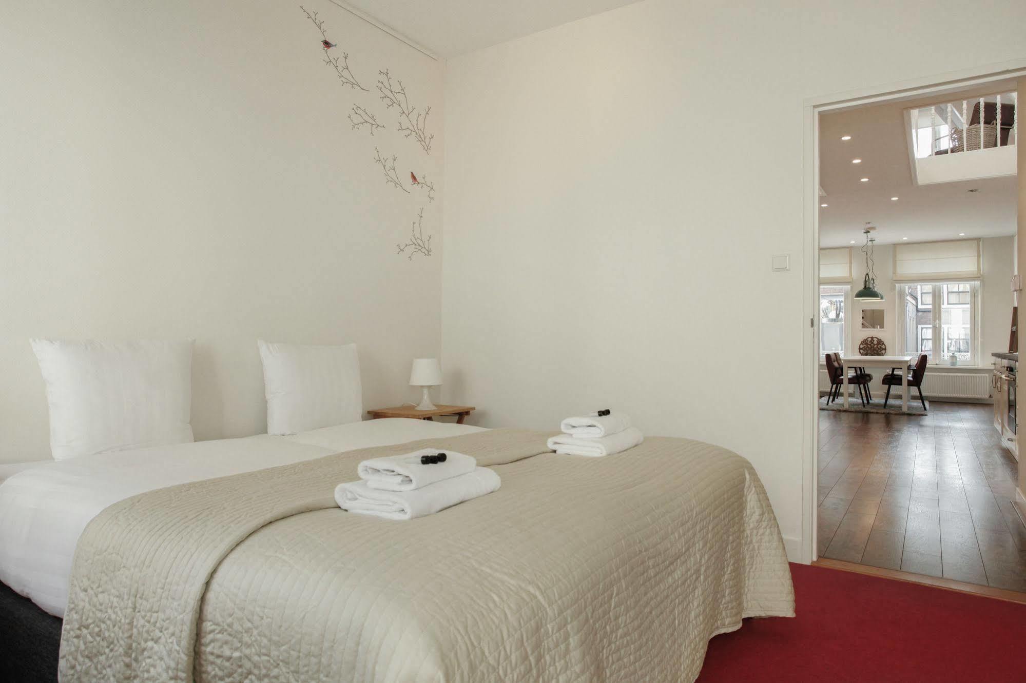 Stayci Serviced Apartments Noordeinde Haga Zewnętrze zdjęcie
