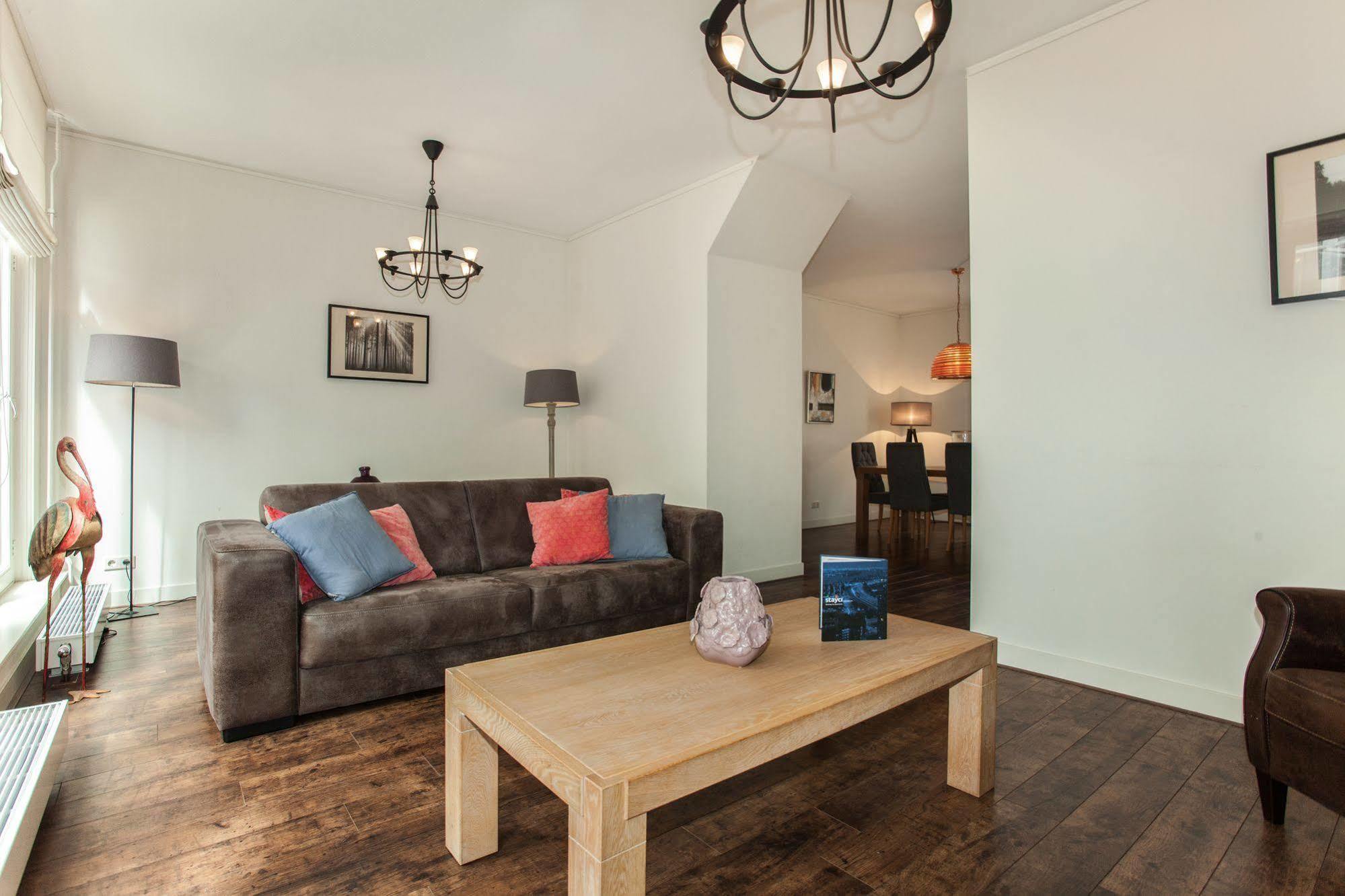 Stayci Serviced Apartments Noordeinde Haga Zewnętrze zdjęcie