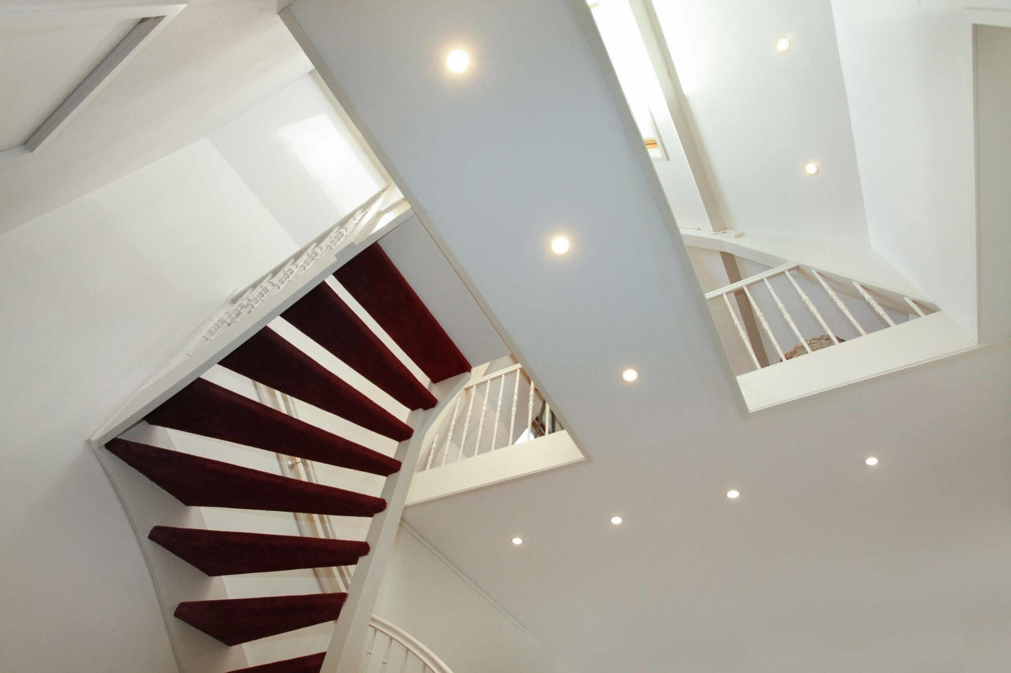 Stayci Serviced Apartments Noordeinde Haga Zewnętrze zdjęcie