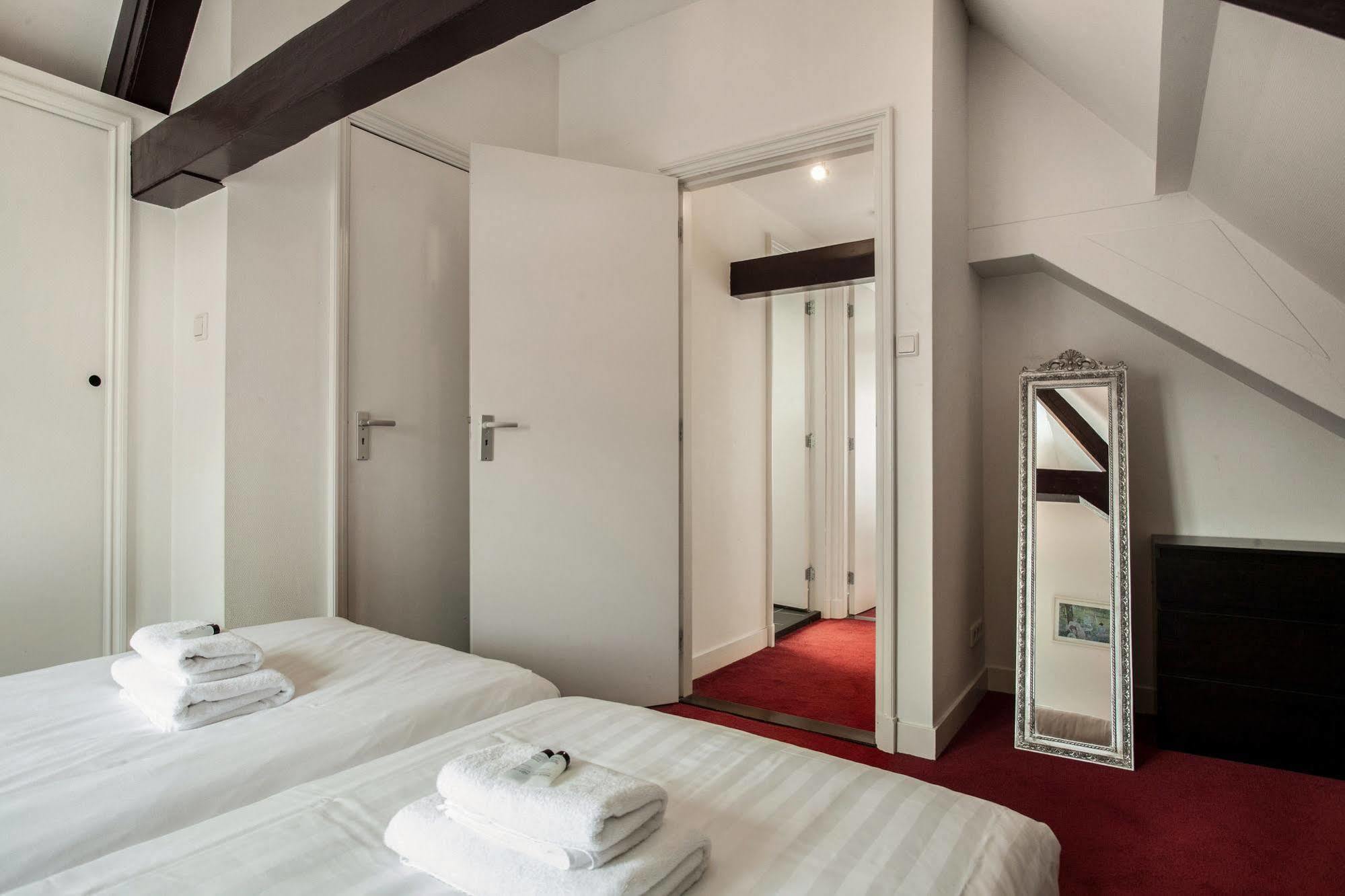 Stayci Serviced Apartments Noordeinde Haga Zewnętrze zdjęcie