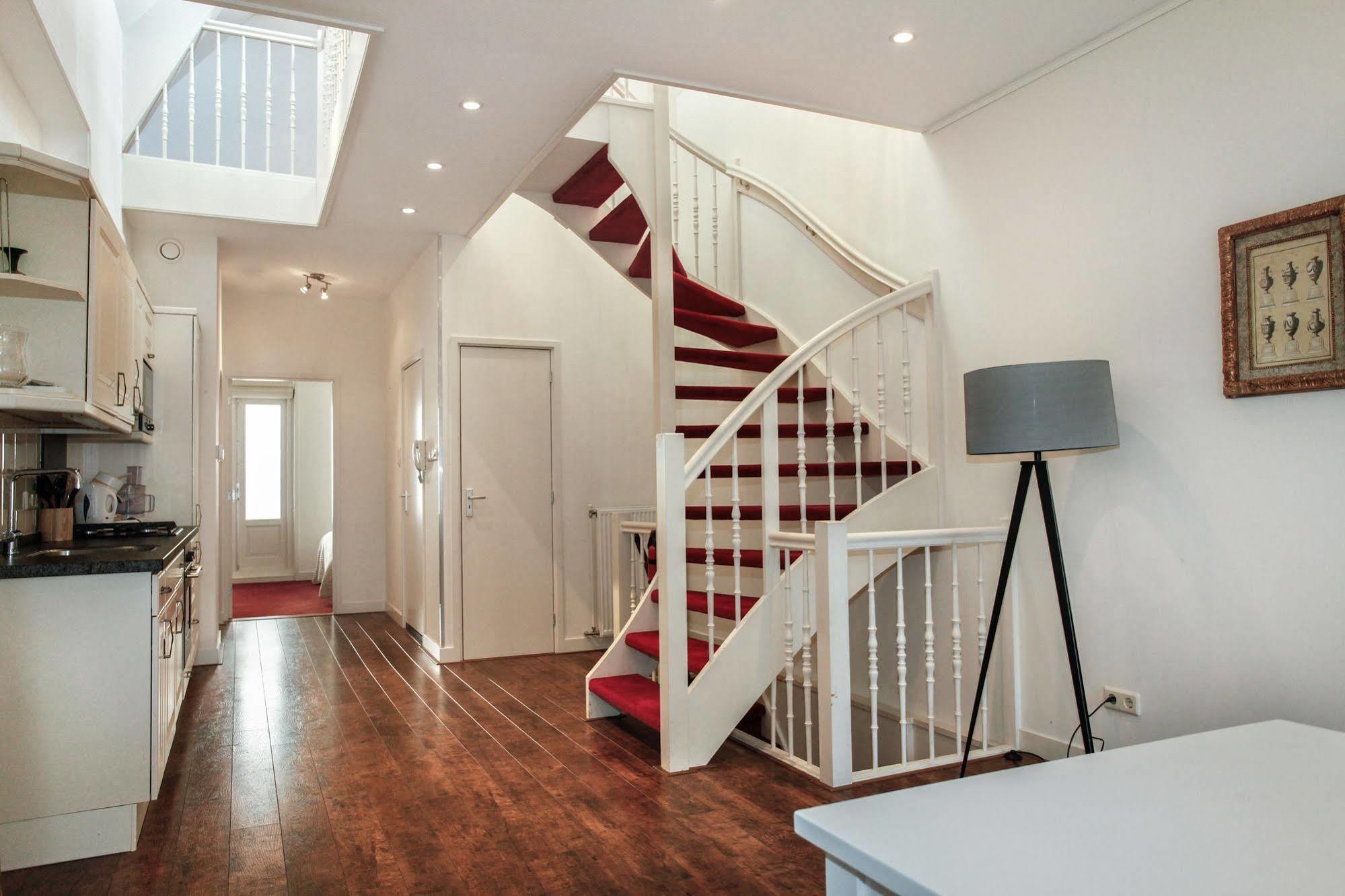 Stayci Serviced Apartments Noordeinde Haga Zewnętrze zdjęcie