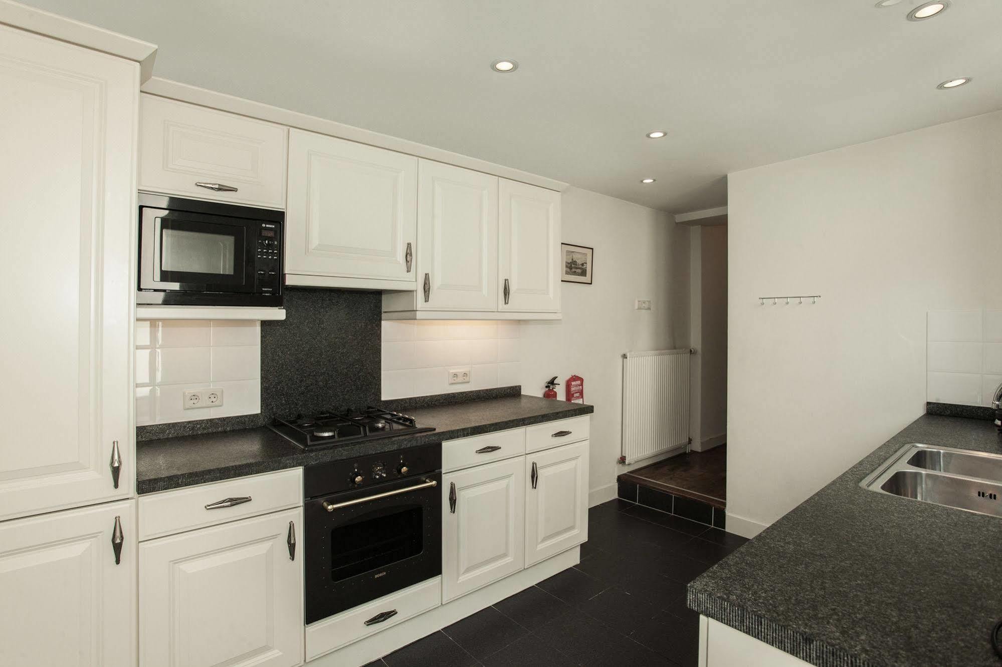 Stayci Serviced Apartments Noordeinde Haga Zewnętrze zdjęcie